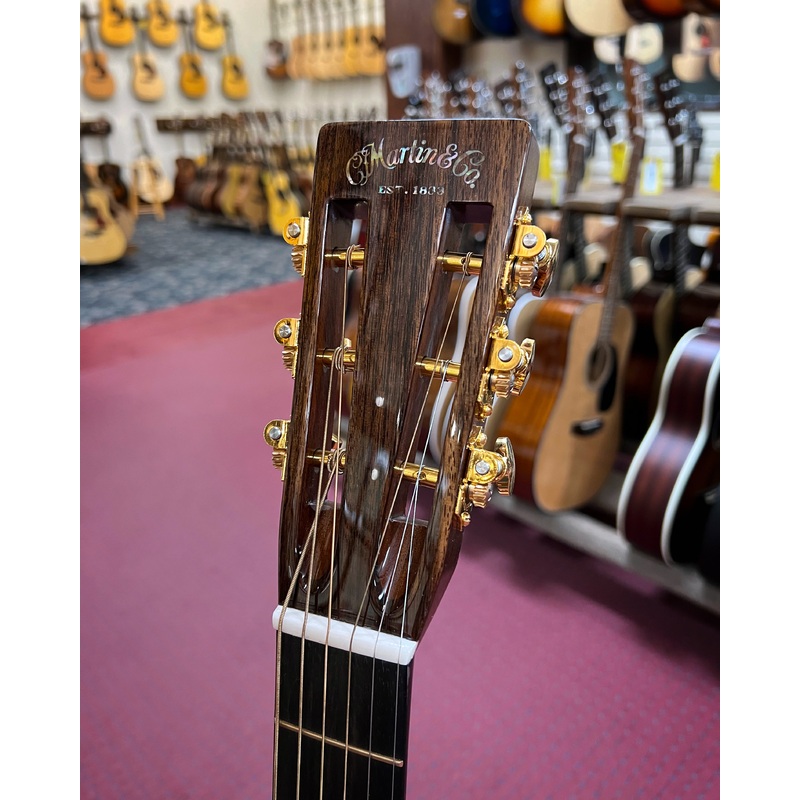 Martin 0-12 28 Modern Deluxe Guitar & Case