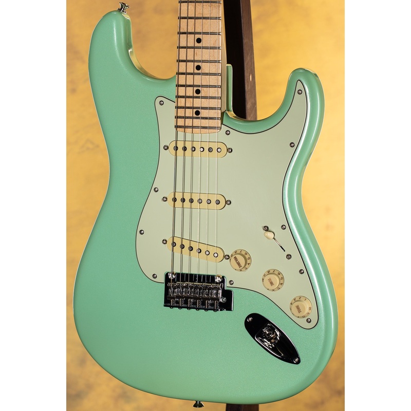 2021 Fender LTD Players Stratocaster Surf Pearl Maple