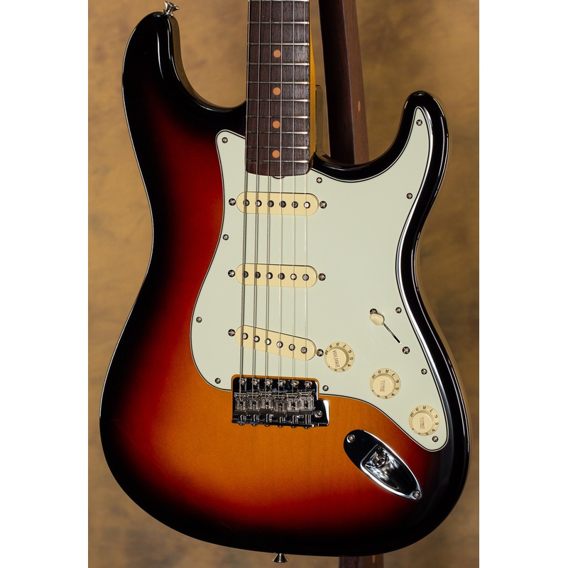 2023 Fender American Vintage II 1961 Stratocaster Rosewood Fingerboard 3-Color Sunburst